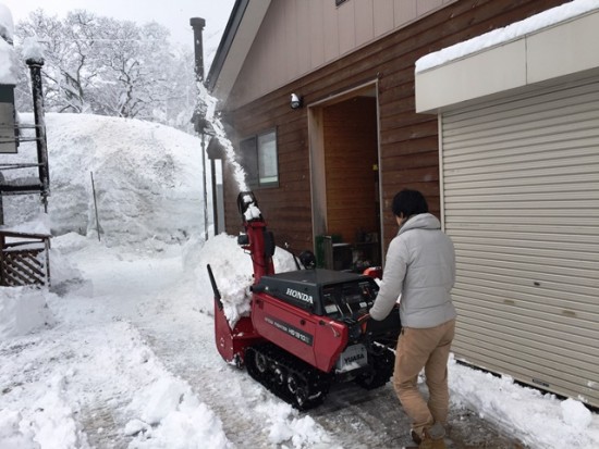 静岡の友人も除雪初体験！20150220