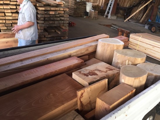 紫檀・欅薄板、欅ブロック材などを製材20150604-2