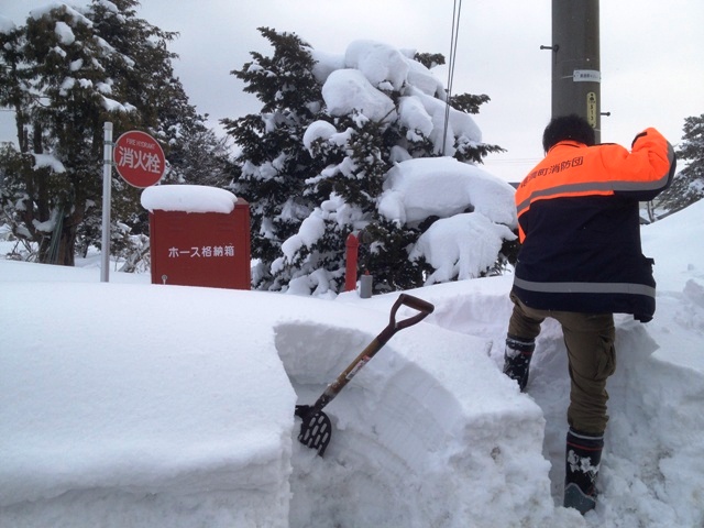 消火栓雪掘り20130223