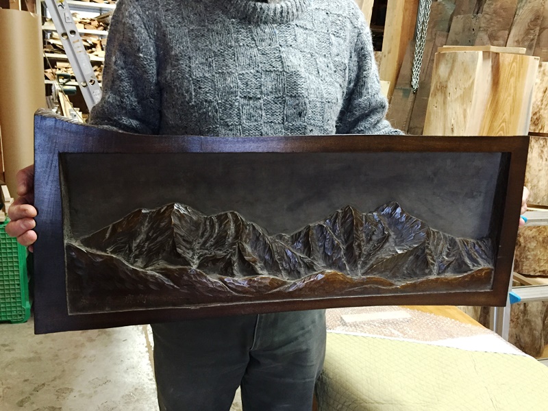 朴（ホオ）一枚板彫刻～爺ヶ岳 鹿島槍ヶ岳～1