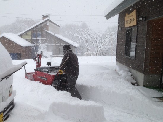 本格的な豪雪シーズン、到来20131215-2