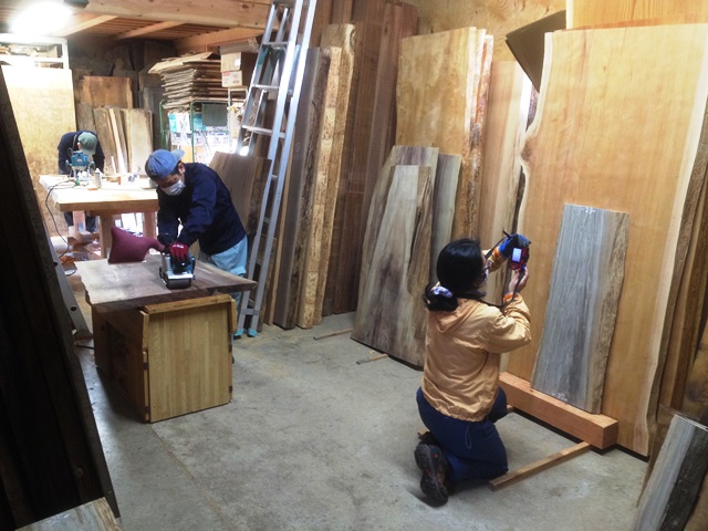 今日の作業場～神代タモ加工・写真撮影と欅巨大一枚板天板製作～