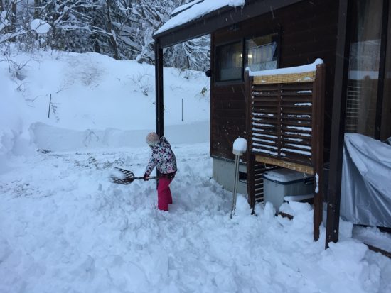 子供達が除雪を手伝ってくれました！20170117