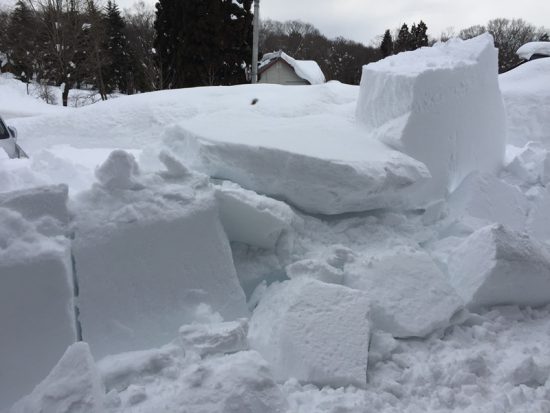 事務所屋根の雪がようやく落ちました！20170127-2