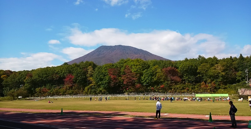 黒姫山は紅葉が進んできました20151012