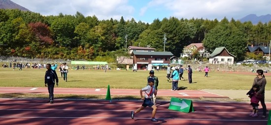 快晴の中、信濃町駅伝大会が行われました20151012