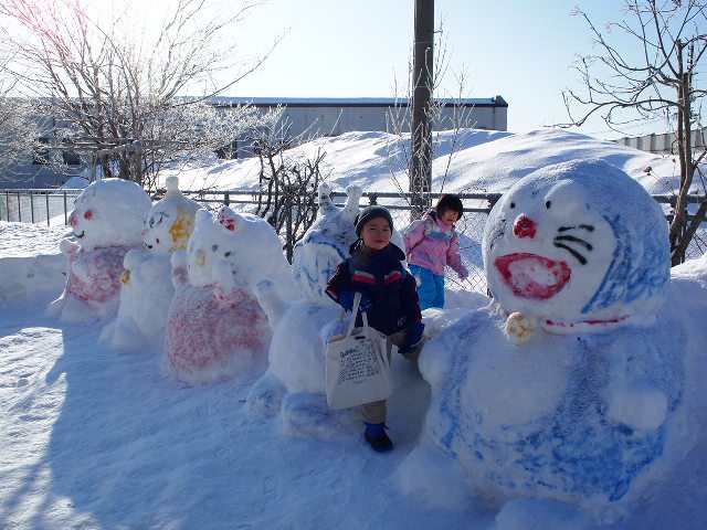 極寒の早朝と雪だるま