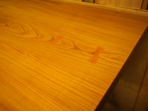 鹿児島県井上様欅一枚板テーブル完成4