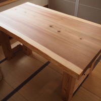 千葉県槻舘様杉一枚板厚盤テーブル、完成！20131002
