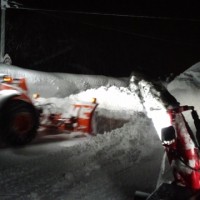 今朝の自宅前除雪の風景20120130