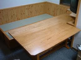 とっこやさんの栗大型材３枚をご使用になりテーブルをご製作されました。