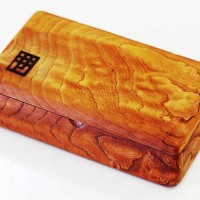 お客様の作品～欅極上杢テンカラ毛鉤ケース～